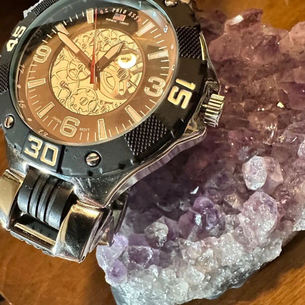 Watch - Picture 3 of 9